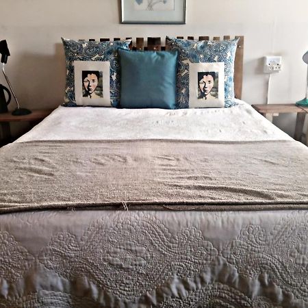 בלוויל Suzie'S Coffee Shop Accommodation מראה חיצוני תמונה