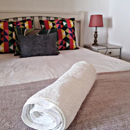 בלוויל Suzie'S Coffee Shop Accommodation מראה חיצוני תמונה