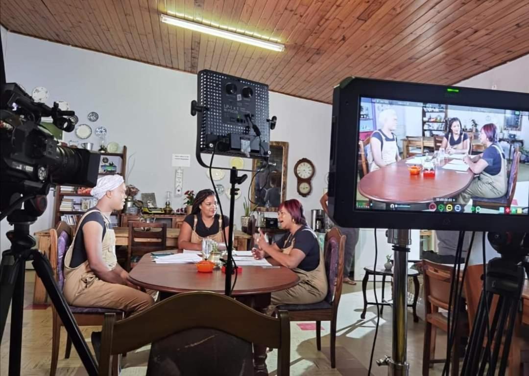 בלוויל Suzie'S Coffee Shop Accommodation מראה חיצוני תמונה