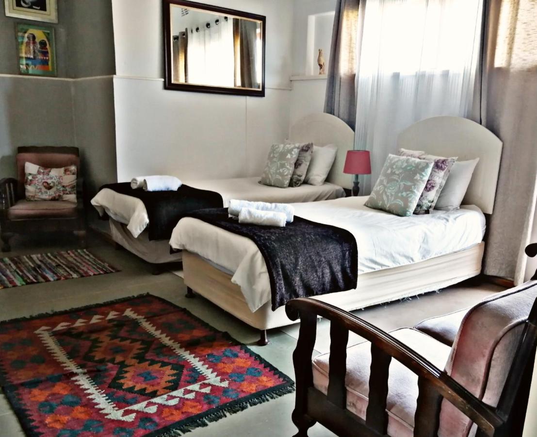 בלוויל Suzie'S Coffee Shop Accommodation מראה חיצוני תמונה