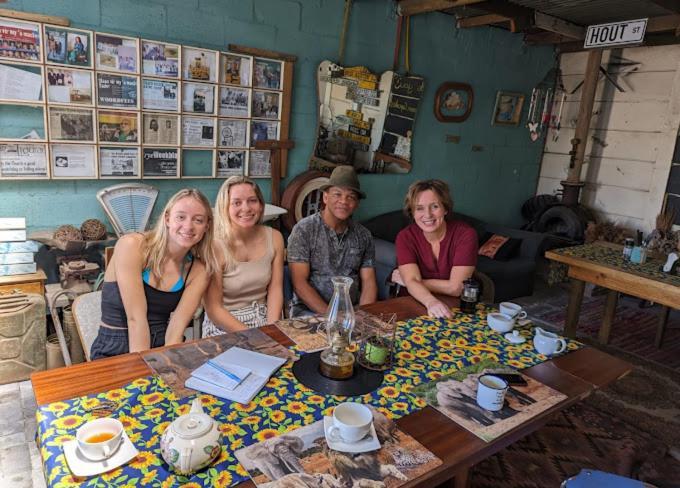 בלוויל Suzie'S Coffee Shop Accommodation מראה חיצוני תמונה