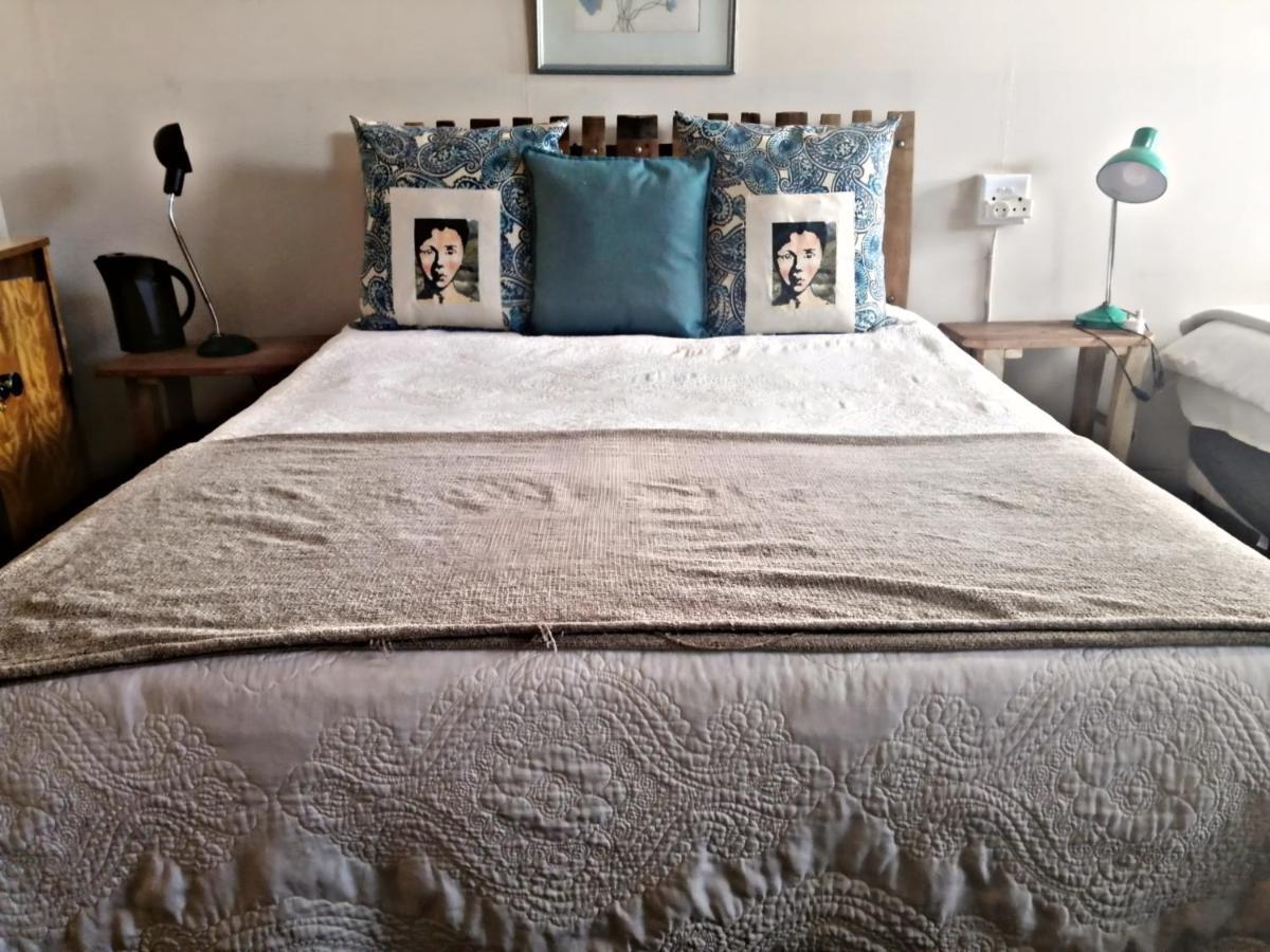 בלוויל Suzie'S Coffee Shop Accommodation מראה חיצוני תמונה