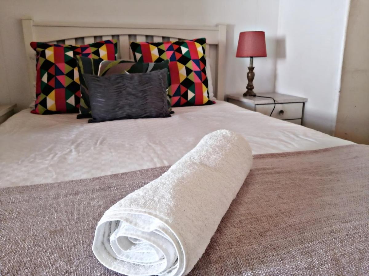 בלוויל Suzie'S Coffee Shop Accommodation מראה חיצוני תמונה